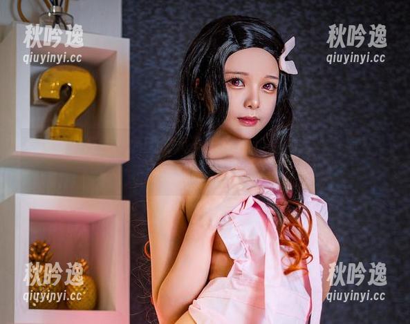 私房里的夜兰，原图放大了Hachi小芭的每一个细节，不由得让我多看一眼。