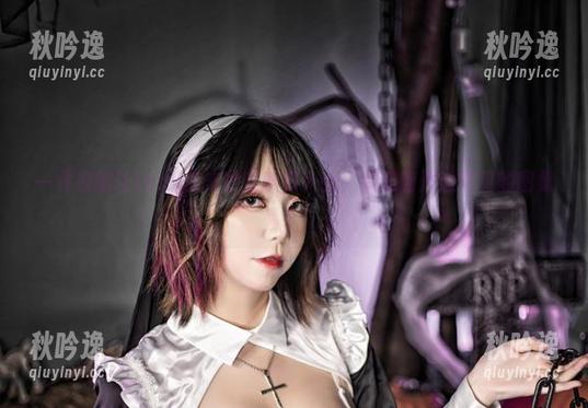 一件校服让Leah梓未秒变学霸少女，欢迎翻开这罕见的图集！