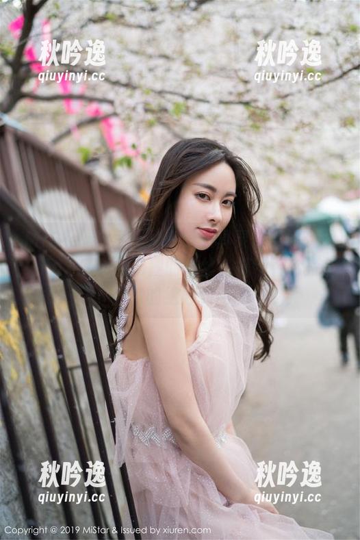 MiStar魅妍社-FoxYini孟狐狸 MiStar魅妍社 - 一组颇具灵动感的套图—FoxYini孟狐狸的白丝,携带着矜持与放飞的绝妙对比。