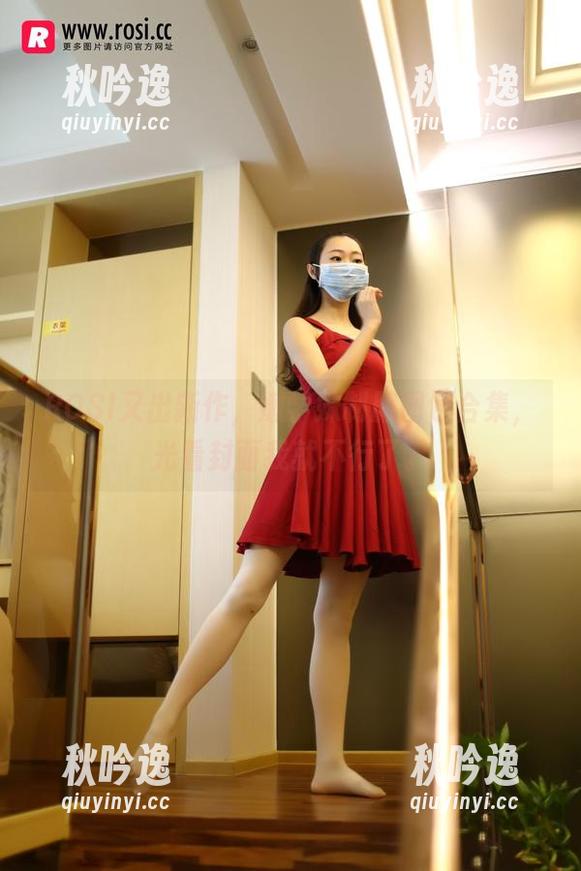 ROSI口罩 ROSI又出新作,嫩学妹制服图包合集,光看封面我就不行了。