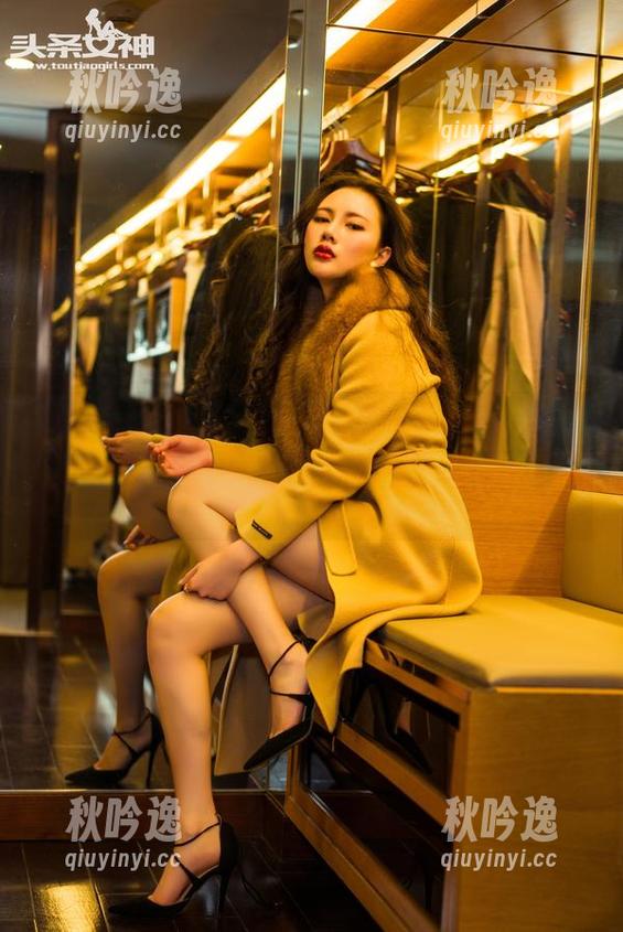 TouTiao头条女神 - 全套丝袜上线，月音瞳又让人脑洞大开，这图包真得细致到位…
