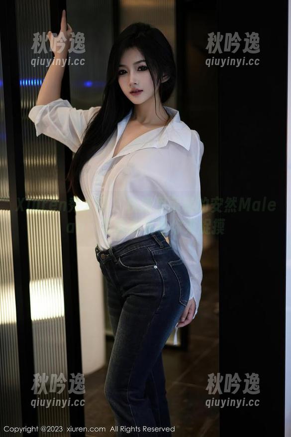 Xiuren秀人网 - 校服里藏着的安然Maleah，写真合集等你来捉摸