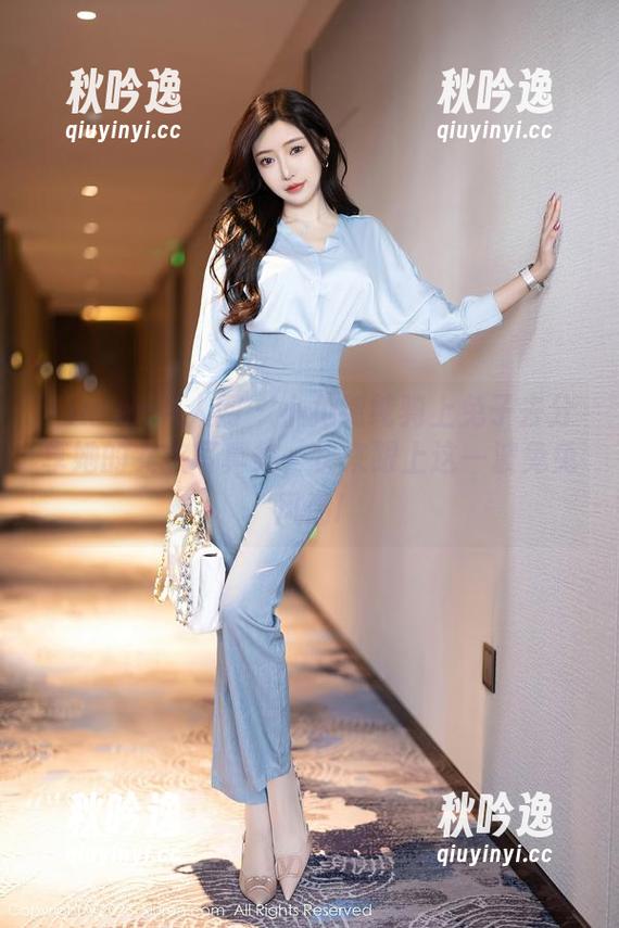 Xiuren秀人网 - 小兔纯纯骑上兔子去分享她的女孩写真集，快来跟上这一波兔兔风潮!