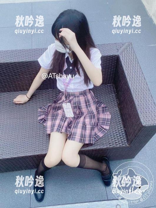 at鲨鱼出新作啦！麻衣学姐的最新美图，看完我再也不想上学了，直接想去追星！
