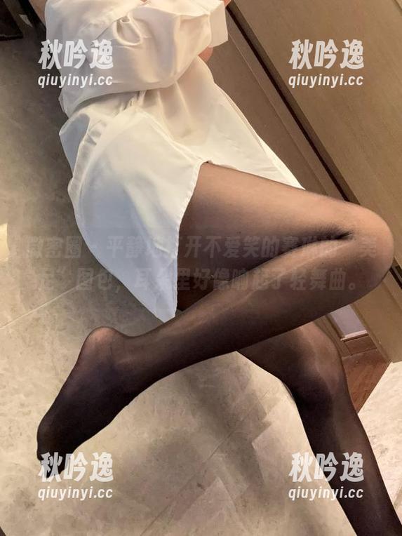 不爱笑的赛琳 微密圈 - 平静地打开不爱笑的赛琳的“美足”图包,耳朵里好像响起了轻舞曲。