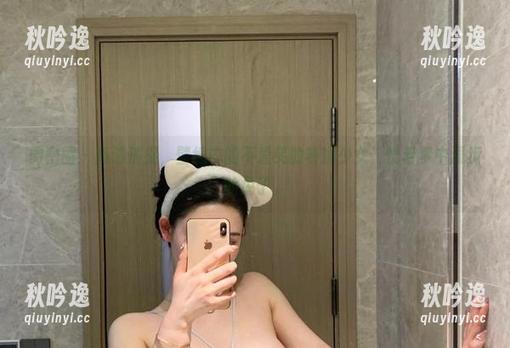微密圈 - 高清捕捉，壁纸中的不爱笑的赛琳少女，恍若梦中漫步的兔子。
