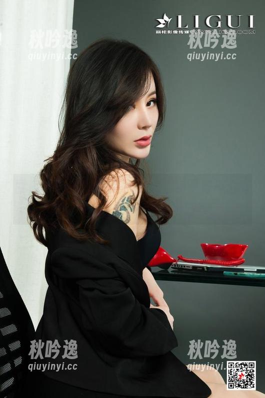 丽柜-心心 丽柜 - 心心的全套JK,怎么还是觉得总有些小尴尬呢?下载不下载?