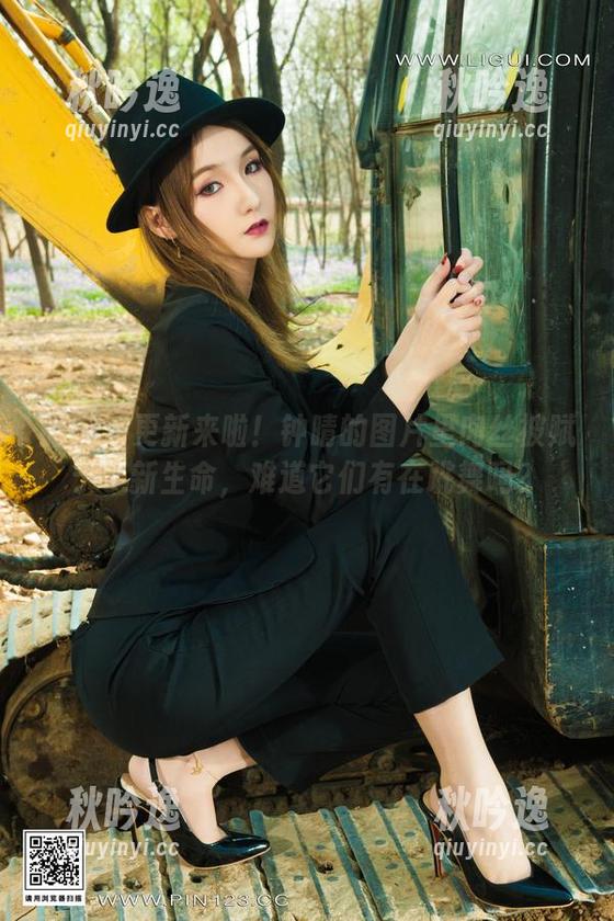 丽柜 - 更新来啦！钟晴的图片里肉丝被赋予了新生命，难道它们有在跳舞吗？