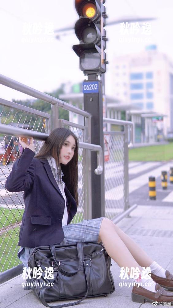 思考嘎潼：这日常私房原图倒是够真实的