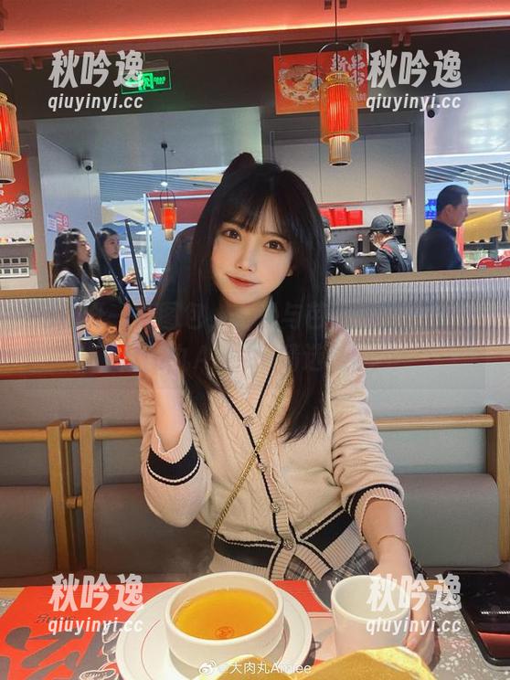 每翻开一页图包，就是与芭芭拉的约会，大肉丸Amiee精选放電。