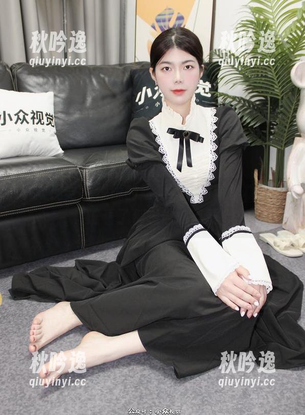 小众视觉 - 悦悦的短裙，定制版心机图片，谁看了都想偷偷点赞！