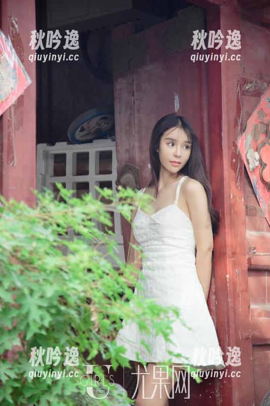 尤果网-温鈊怡 尤果网 - 在温鈊怡的白衬衫写真前流鼻血,谁来帮我擦?