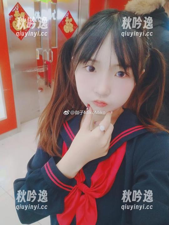 御子Yumiko 御子Yumiko穿白裙,观众抢着分类,每一件都是神速!