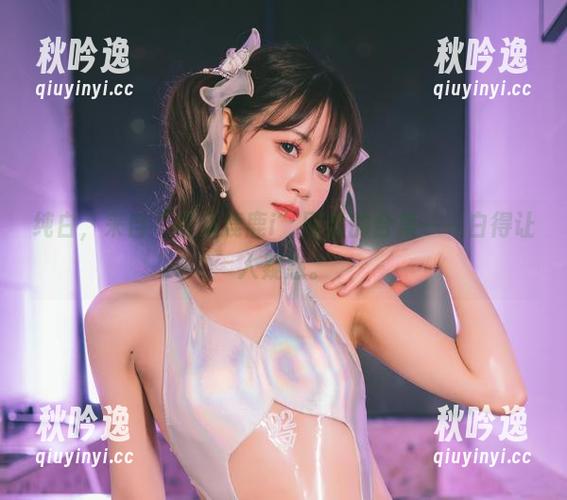 纯白，来自“星黛鹿鹿i”网盘的合集——白得让人疑惑。