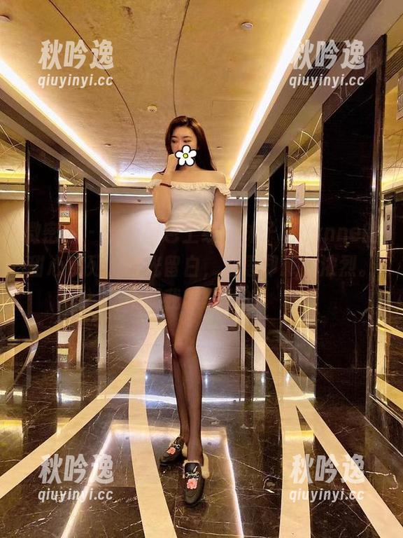 林子喵Lynne 微密圈 - 最新图包上线,林子喵Lynne的甜心系列,时光留白,心思却愈加浓烈。别问我怎么说的。