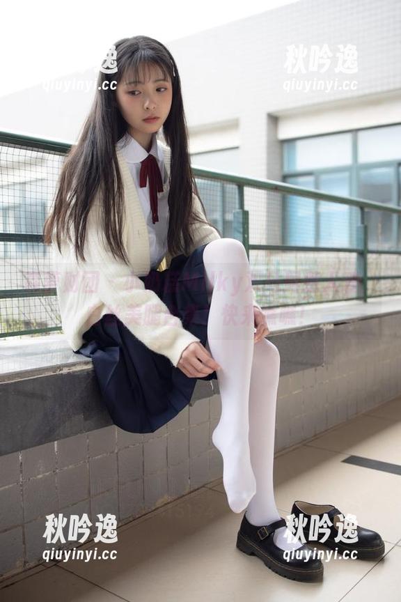 森萝财团 - 小奶糕Milky双马尾惹人爱，白丝美腿合集！快来瞧瞧！