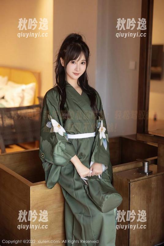 秀人网-李梓熙 秀人网 - 李梓熙的私房时刻:轻松驾驭御姐风,我可不怕挑战!