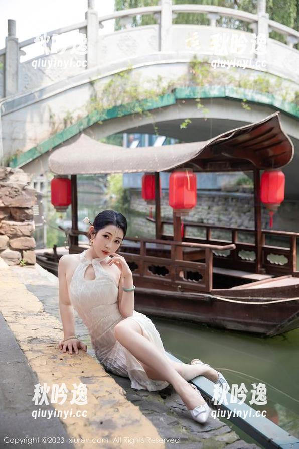秀人网 - 看柚柚小奶瓶的私房图，腿出奇的美，像个仙女下凡！不过，仙女你脚踝不疼吗？