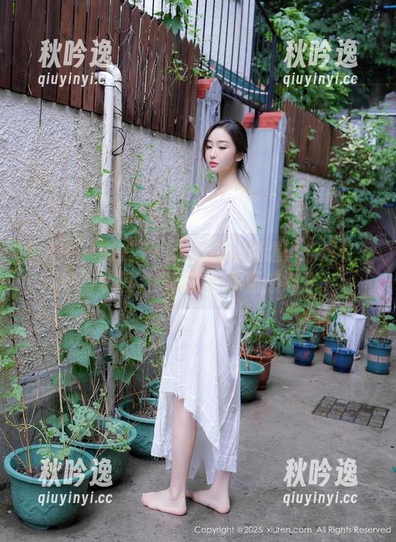 秀人网 - 糯美子nini的运动精选：永远在一瞬与永恒之间摇摆，画面感满分。
