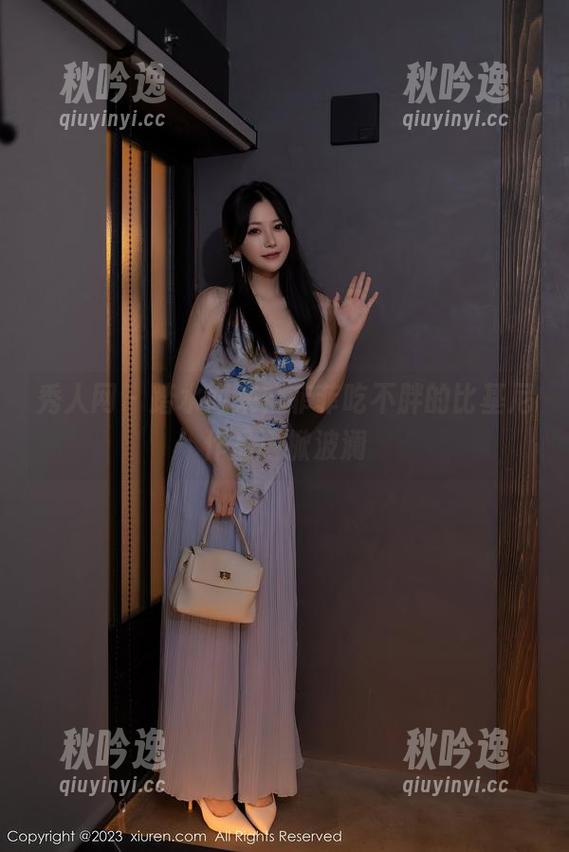 秀人网 - 踏水而来，菲菲吃不胖的比基尼作品再掀波澜