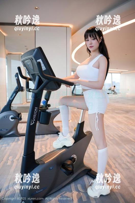 秀人网 - 麦田的圣诞图集，没想到我这张嘴也能装扮个节日