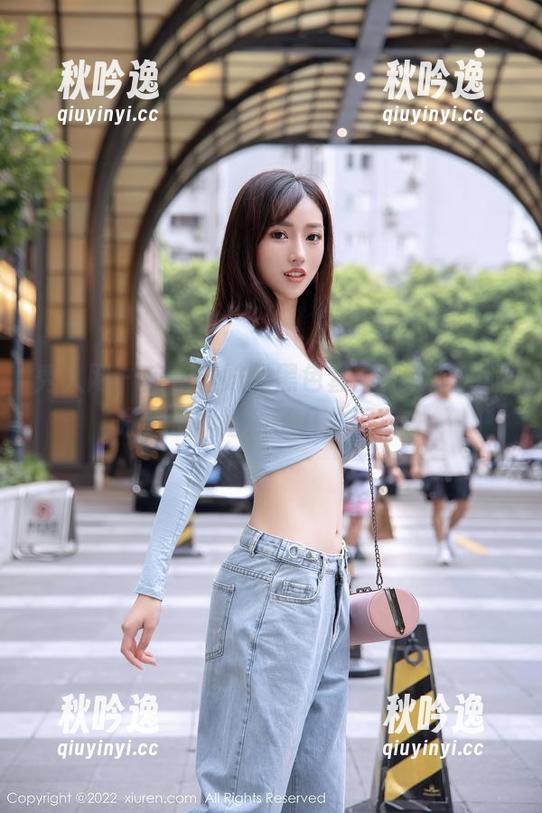 秀人网 - 麻布学妹的黑色套图，无圣光照耀，反而增添了几分深邃。