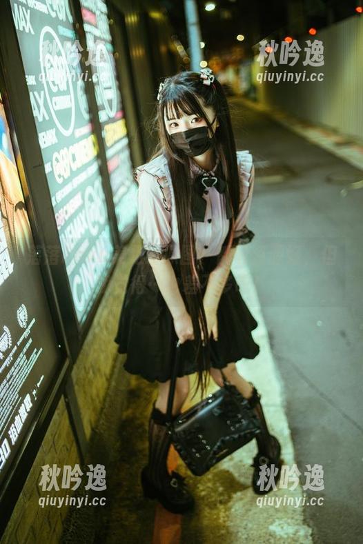 落落Raku 落落Raku美足的原图:都说资源好,但我觉得…也差不多吧!