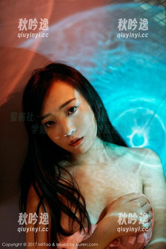 蜜桃社 - 默默Momo学姐特别精选：忧伤学姐，其实很可爱被我拍到啦
