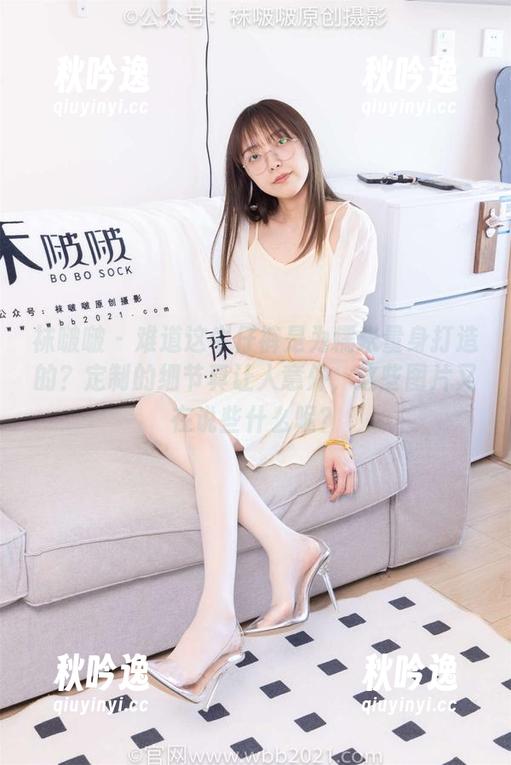袜啵啵 - 难道这牛仔裤是为糯米量身打造的？定制的细节真让人意外，这些图片又在说些什么呢？