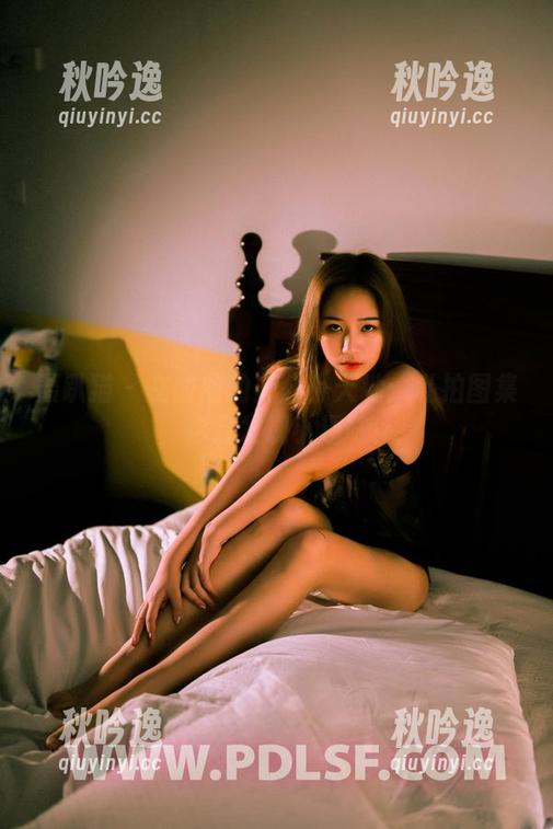 轰趴猫 - 在曲曲的办公小天地：私拍图集，你会发现小趣味！