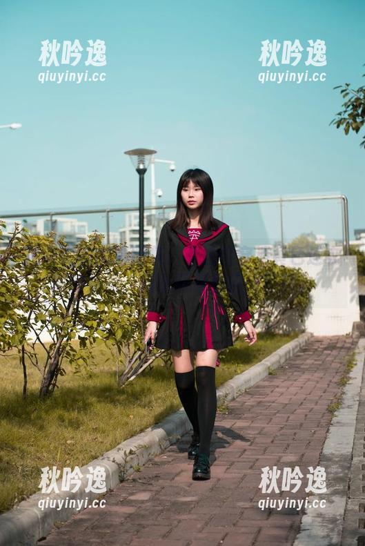 魔镜街拍 魔镜街拍高清图集:看这位穿淡黄色连衣裙的姑娘,街头风景都自愧不如。